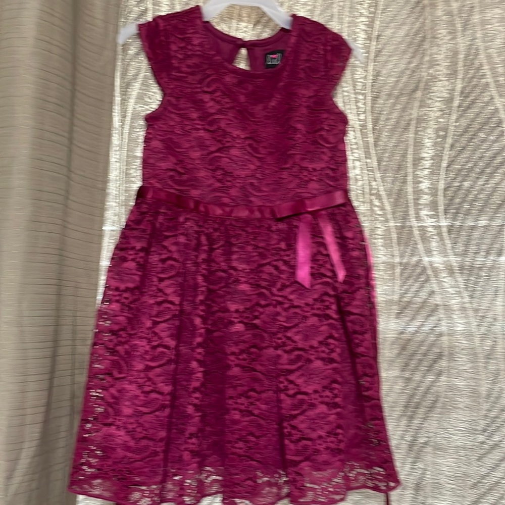 Worn a handful of times for a wedding! Size 4